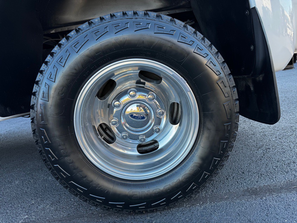 2015 Ford F-350 Image 9