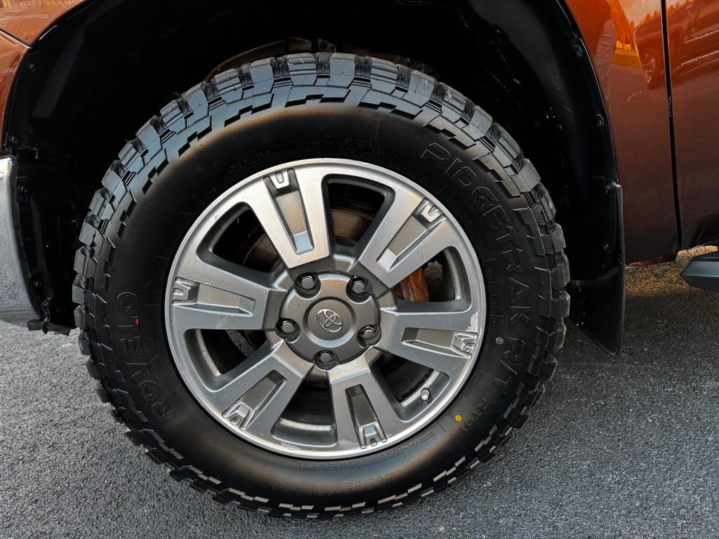 2015 Toyota Tundra Image 10