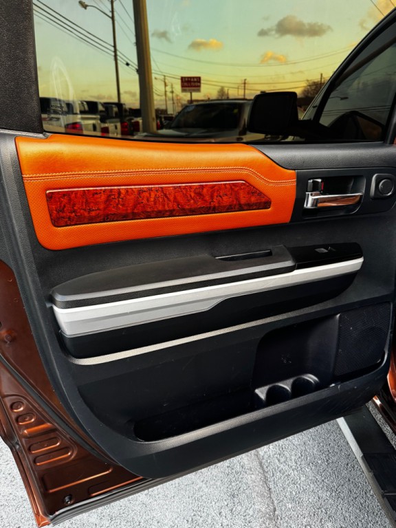 2015 Toyota Tundra Image 17