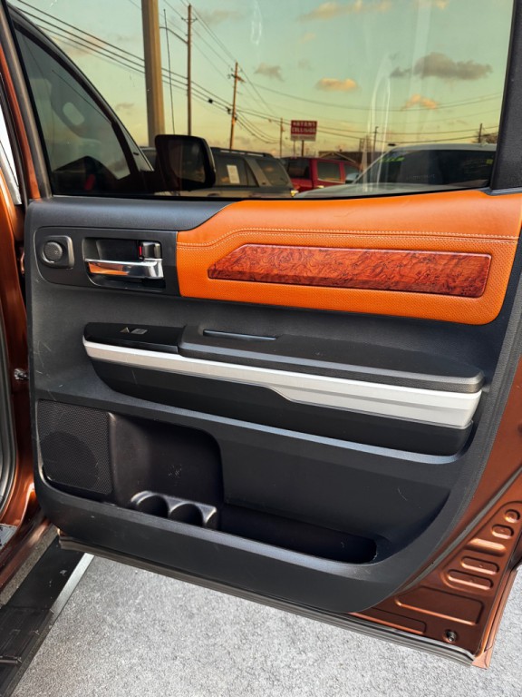 2015 Toyota Tundra Image 21