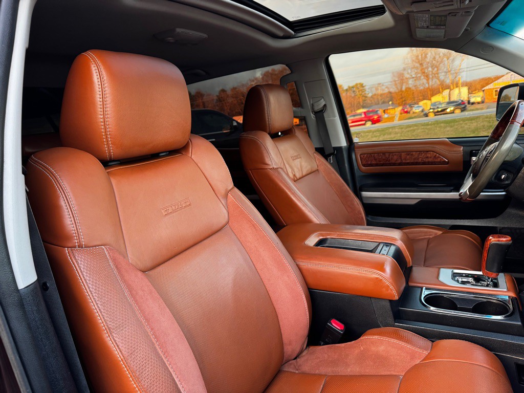 2015 Toyota Tundra Image 24