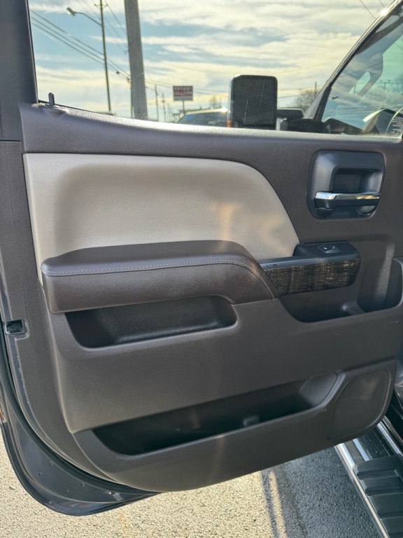 2015 GMC Sierra Image 17