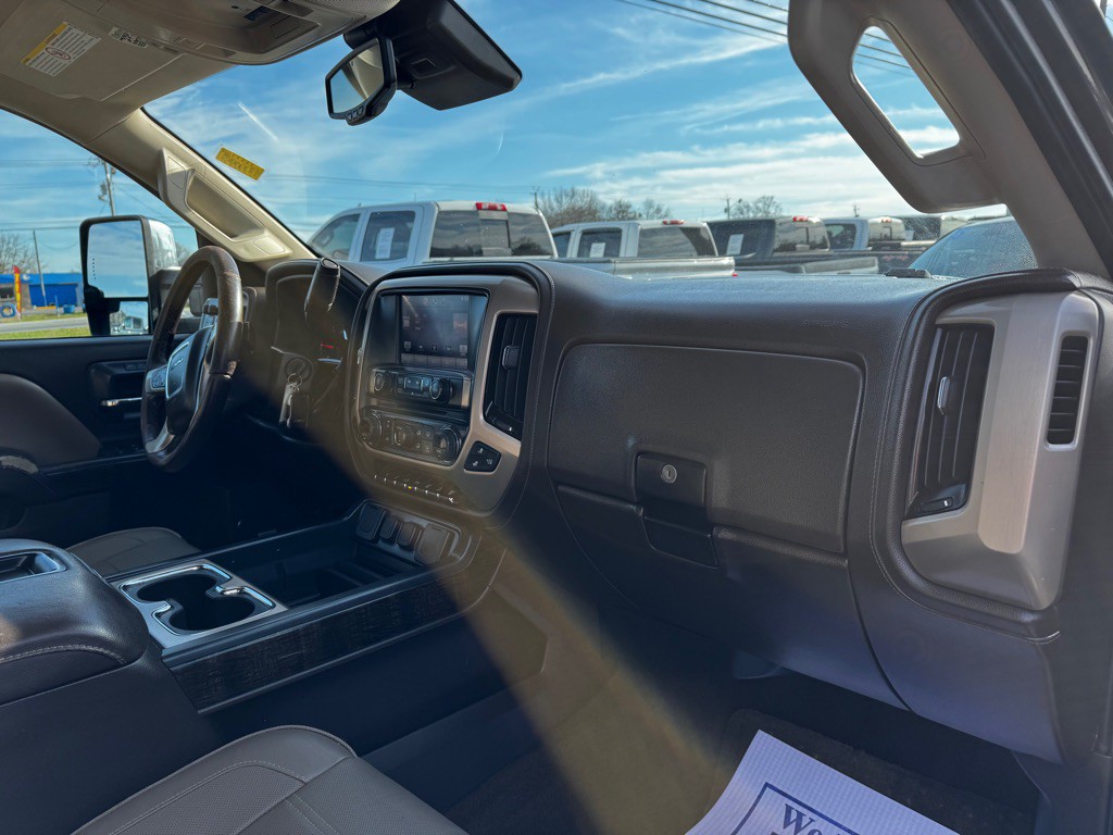 2015 GMC Sierra Image 23