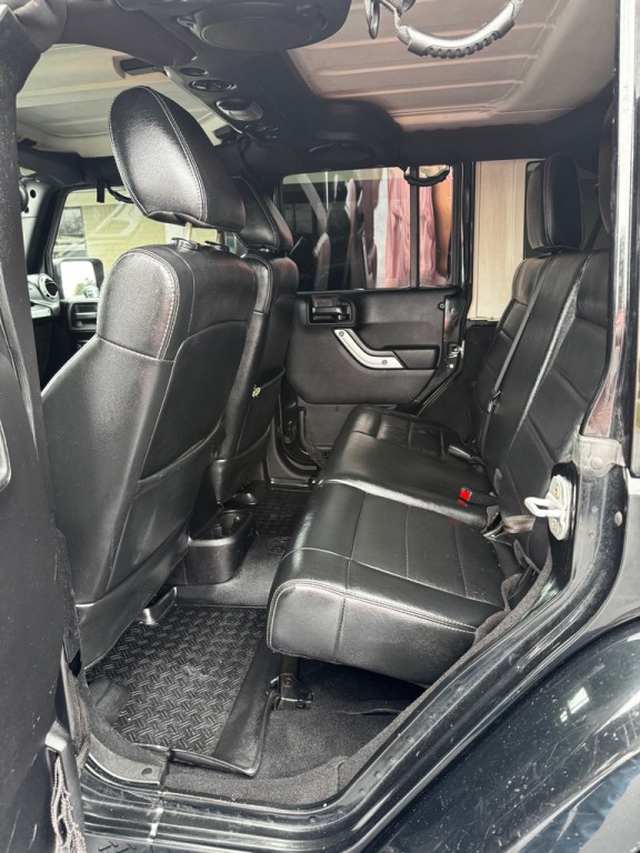 2012 Jeep Wrangler Unlimited Image 15