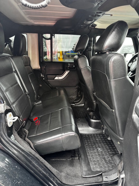 2012 Jeep Wrangler Unlimited Image 18