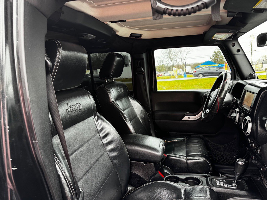 2012 Jeep Wrangler Unlimited Image 24