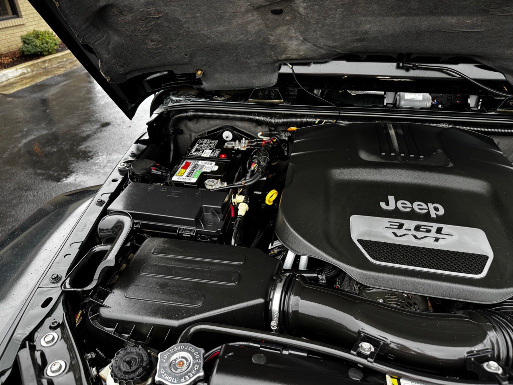 2012 Jeep Wrangler Unlimited Image 27