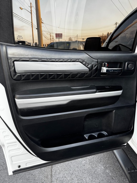 2018 Toyota Tundra Image 17