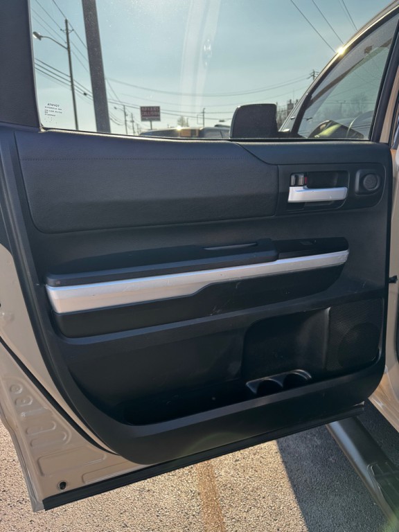 2017 Toyota Tundra Image 17