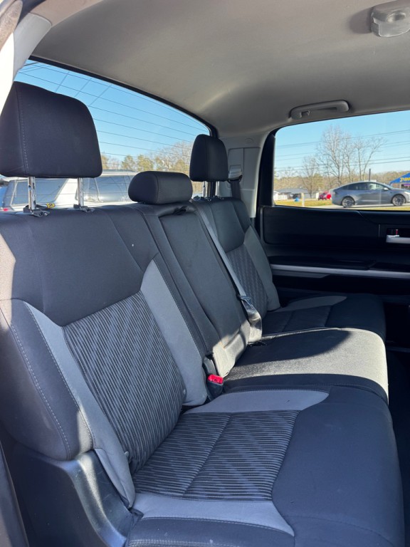 2017 Toyota Tundra Image 20
