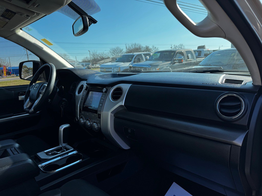 2017 Toyota Tundra Image 23