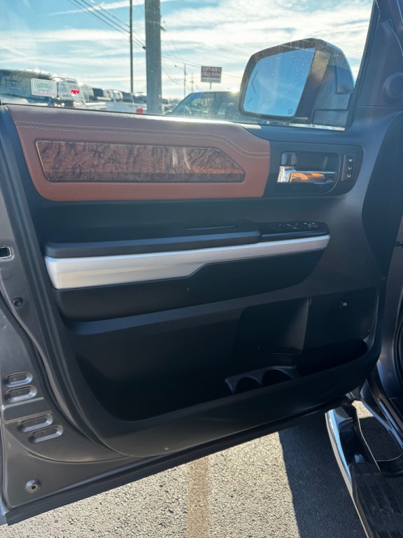 2016 Toyota Tundra Image 16