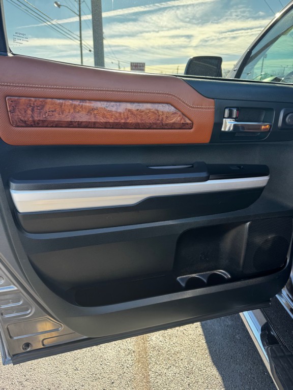 2016 Toyota Tundra Image 18