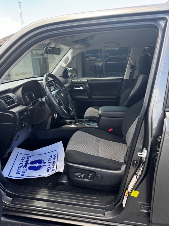 2015 Toyota 4Runner Image 11