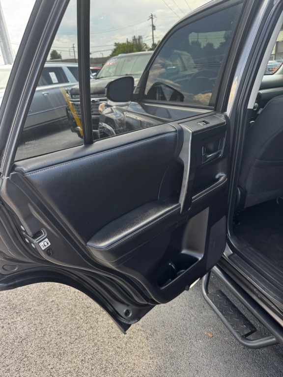 2015 Toyota 4Runner Image 16