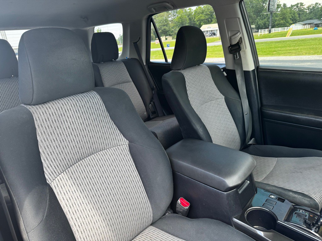 2015 Toyota 4Runner Image 23