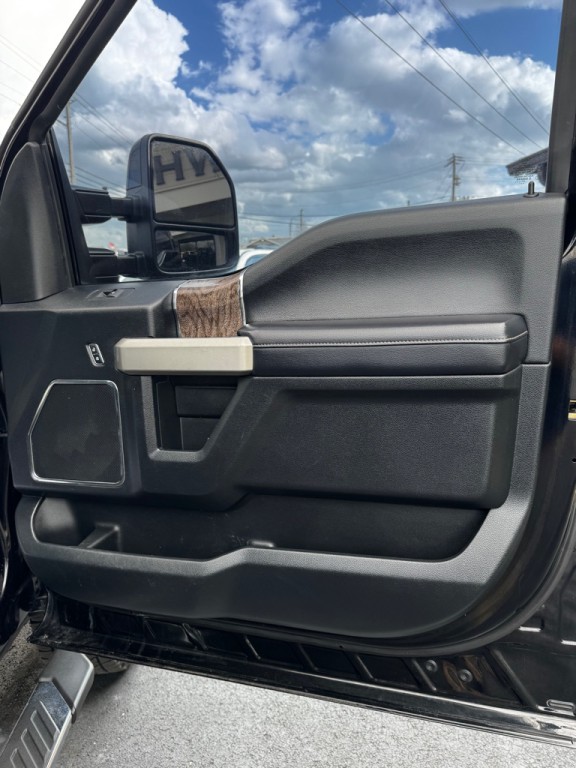 2017 Ford F-250 Image 30