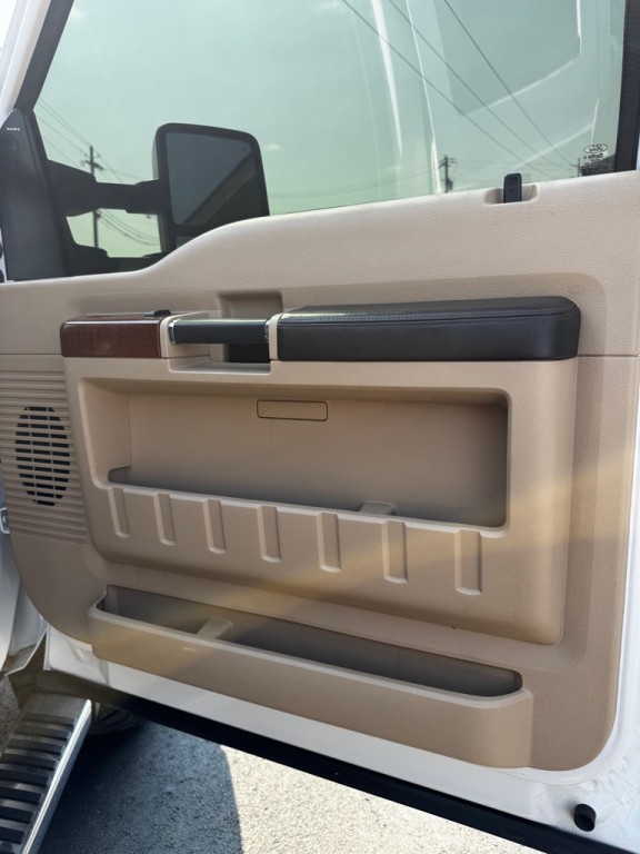 2015 Ford F-350 Image 28