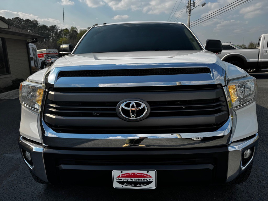 2015 Toyota Tundra Image 9