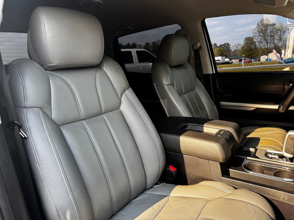 2015 Toyota Tundra Image 27