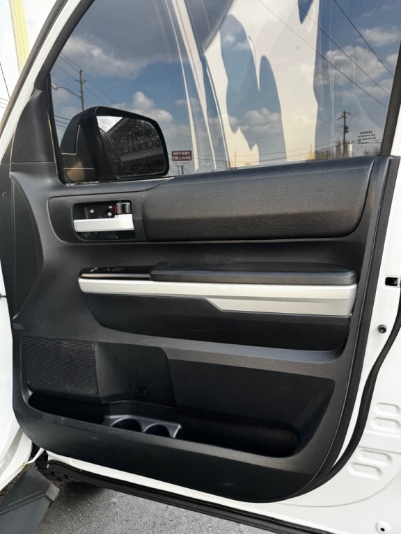 2015 Toyota Tundra Image 28
