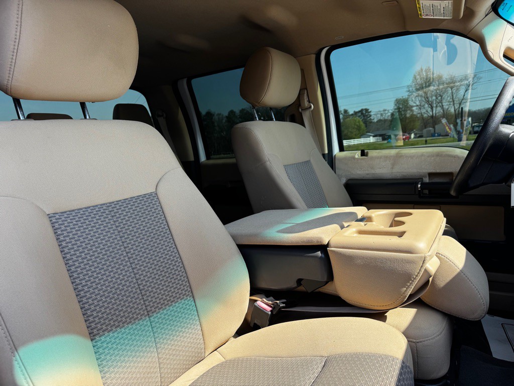 2015 Ford F-250 Image 29