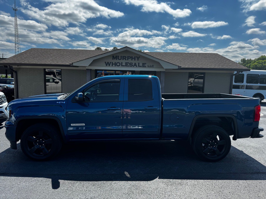 2017 GMC Sierra Image 1