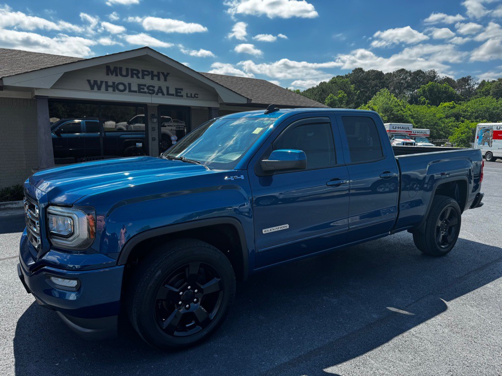 2017 GMC Sierra Image 2