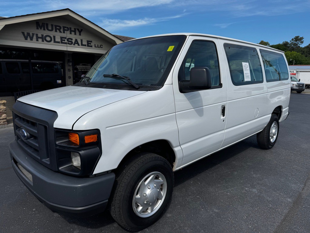 2011 Ford Econoline Image 2