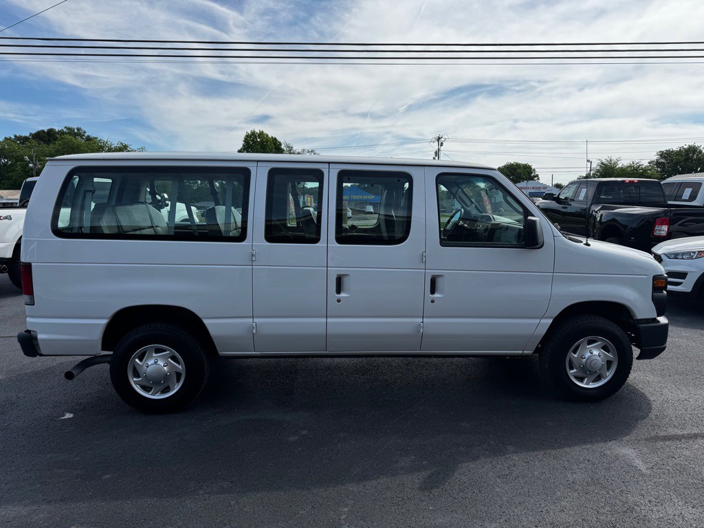 2011 Ford Econoline Image 6