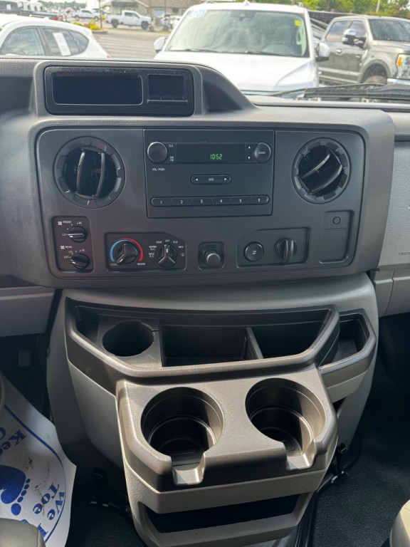 2011 Ford Econoline Image 13