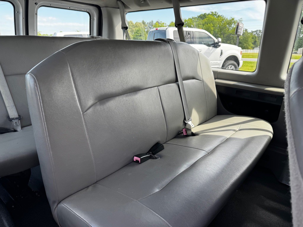 2011 Ford Econoline Image 19