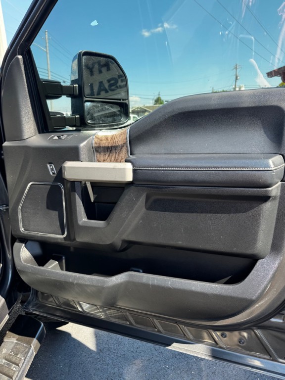2017 Ford F-250 Image 28