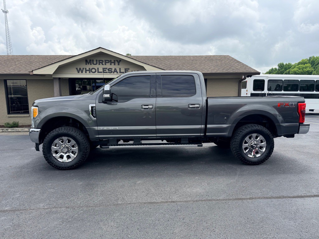 2017 Ford F-250 Image 1