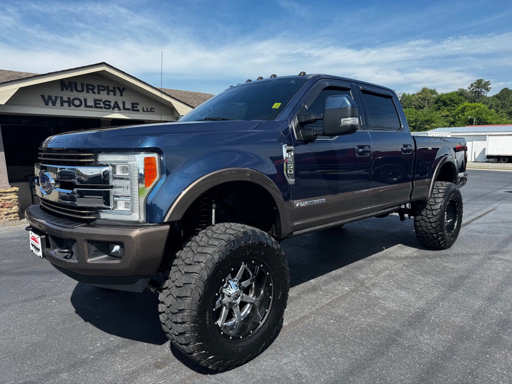 2017 Ford F-250 Image 2