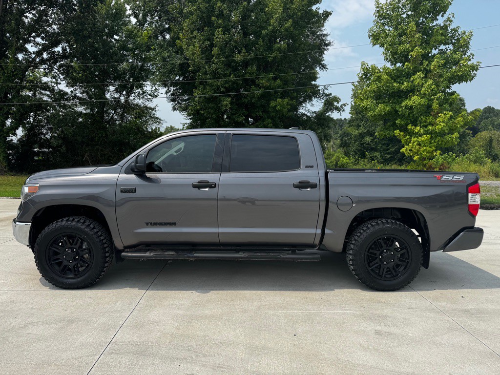 2021 Toyota Tundra Image 2