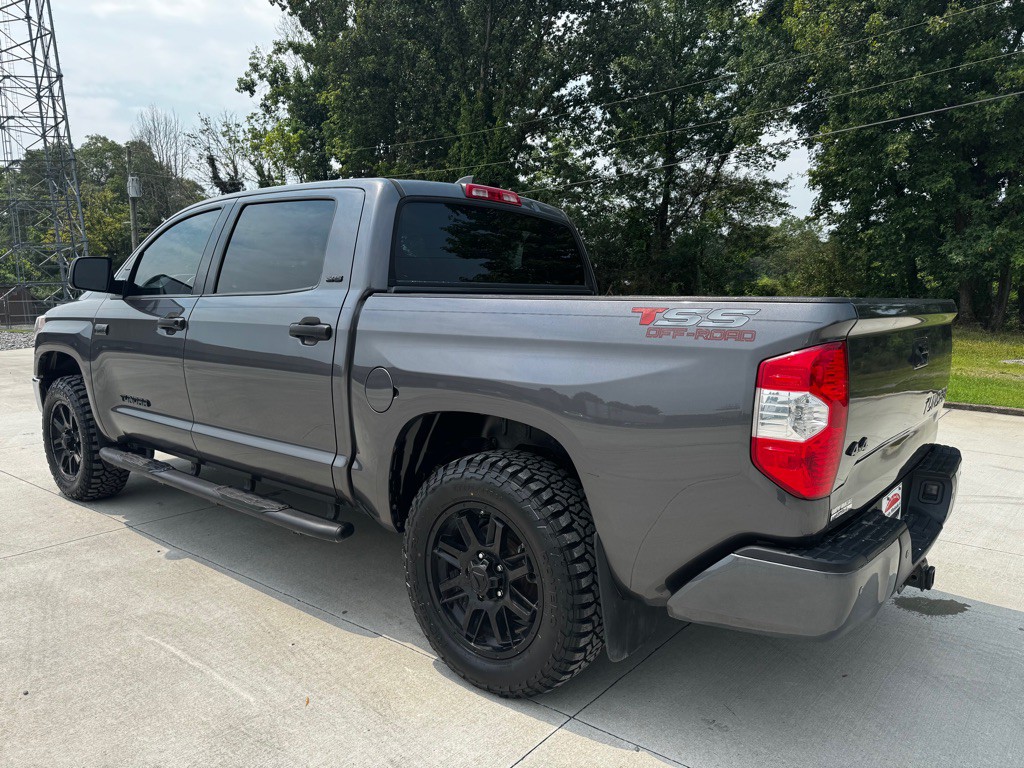 2021 Toyota Tundra Image 3