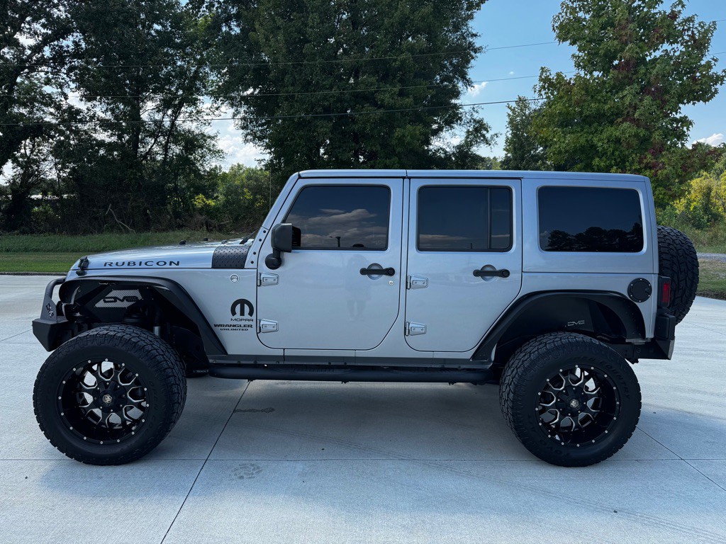 2014 Jeep Wrangler Unlimited Image 2