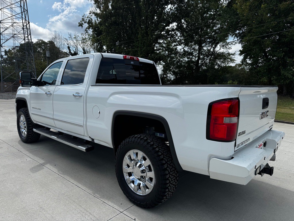 2017 GMC Sierra Image 3