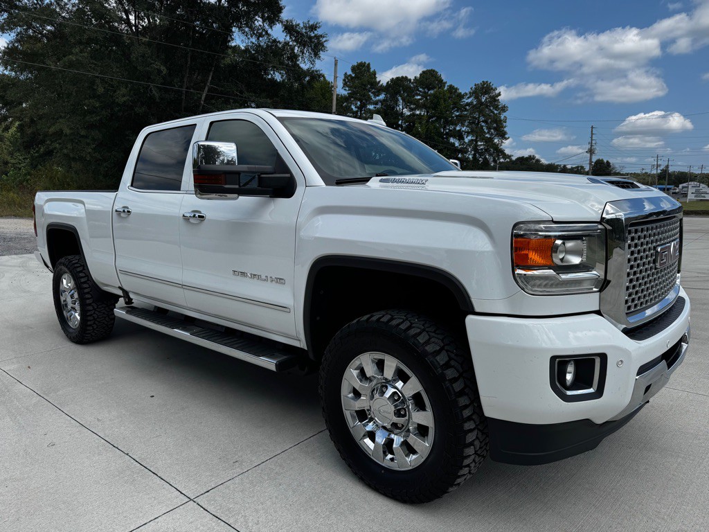 2017 GMC Sierra Image 8