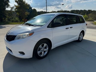 Image for 2013 Toyota Sienna  ID: 7671022