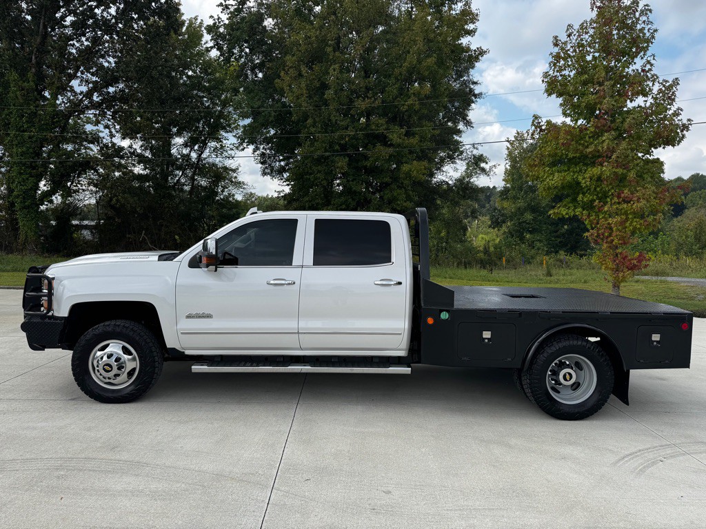 2019 Chevrolet Silverado 1500 Image 2