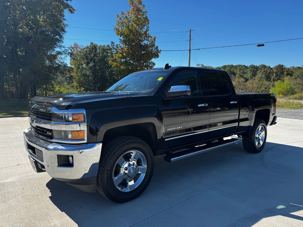 2015 Chevrolet Silverado 1500 Image 1