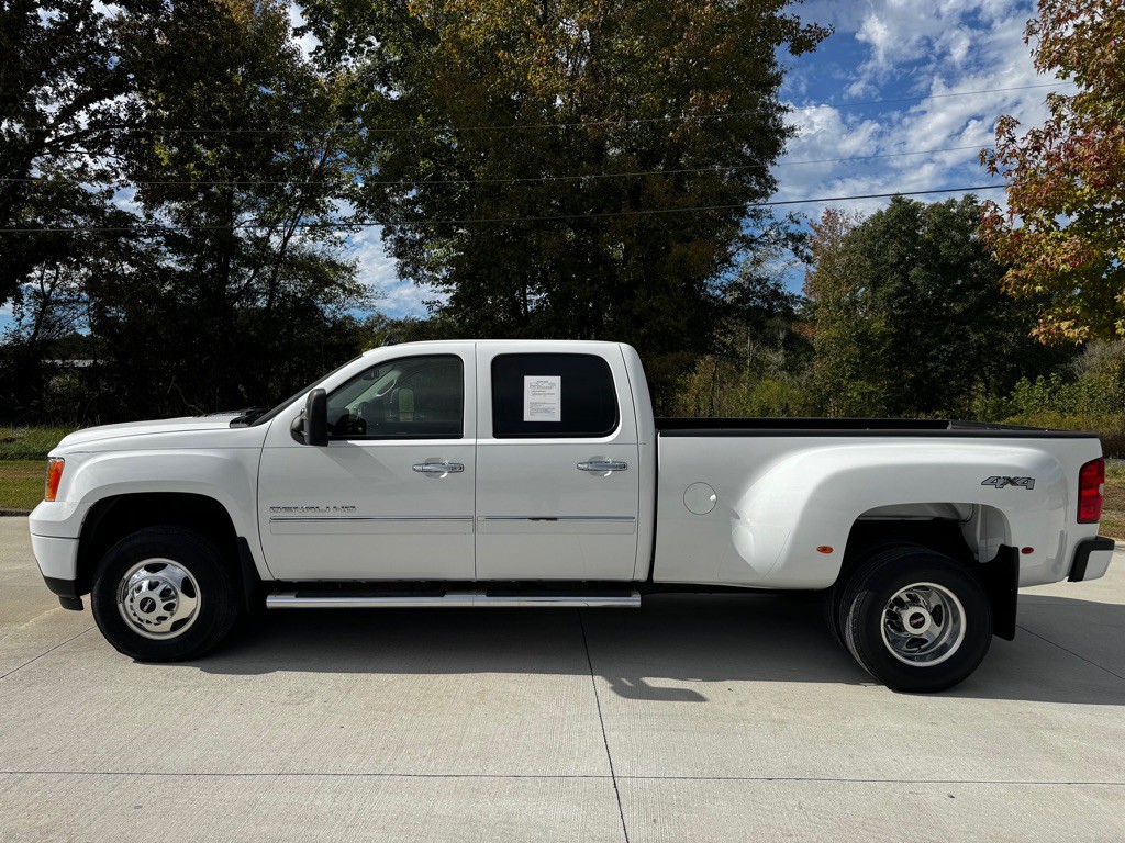 2014 GMC Sierra Image 2