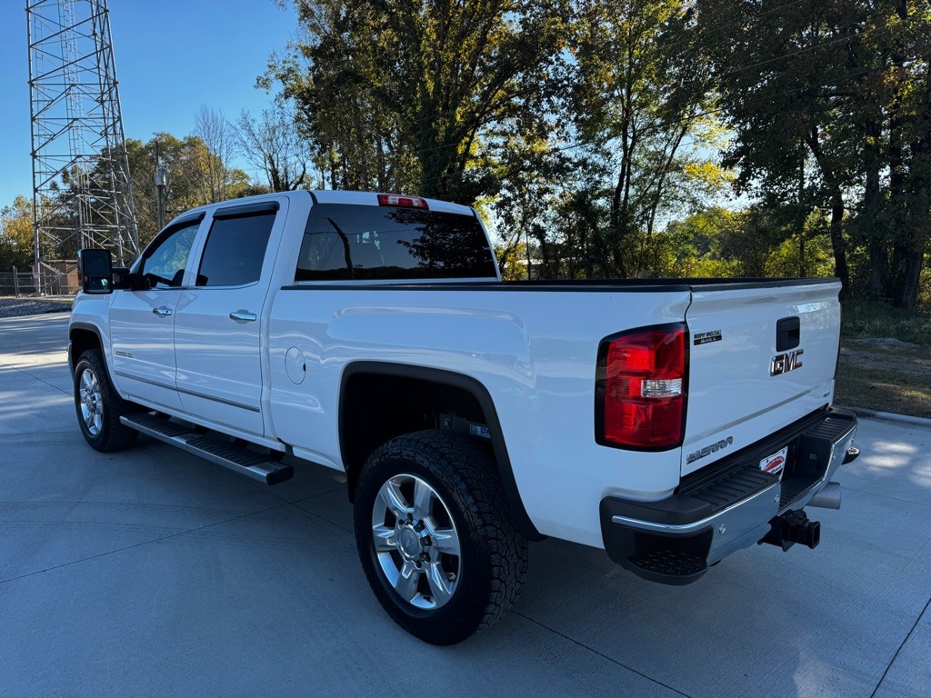 2017 GMC Sierra Image 3