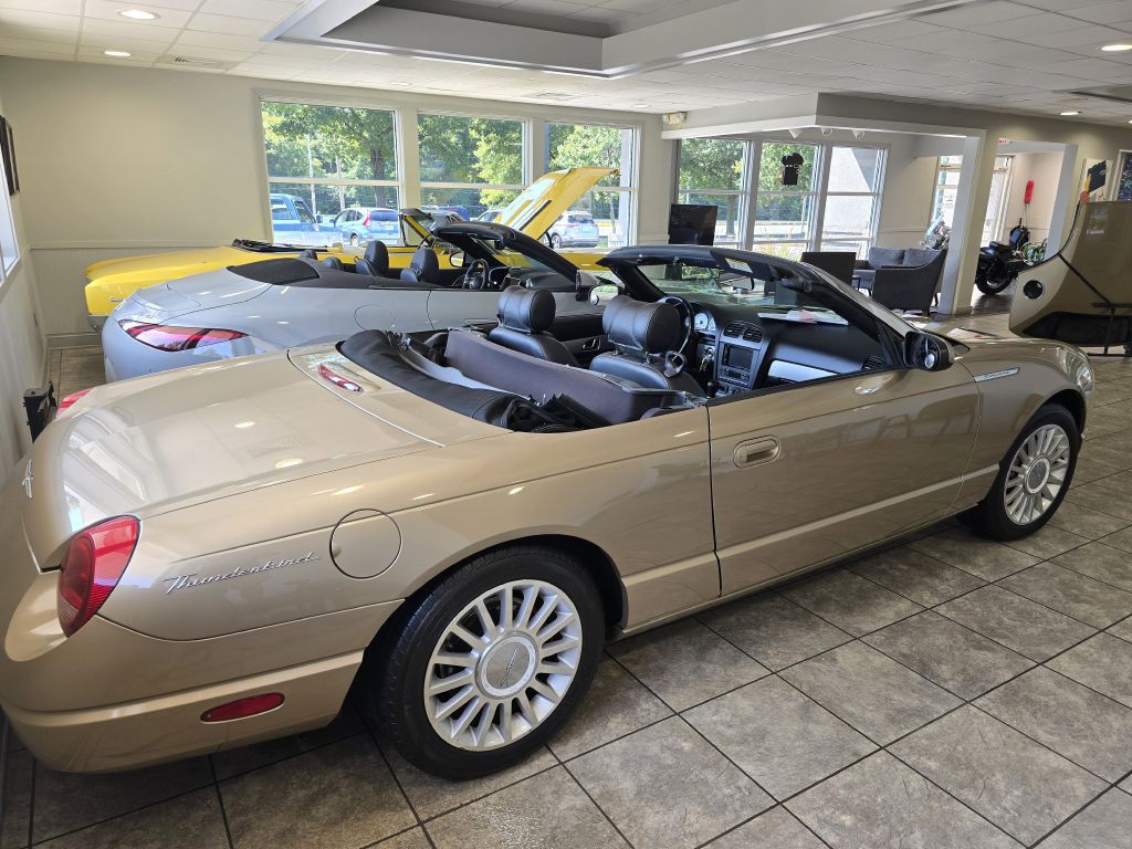 2005 Ford Thunderbird Image 45