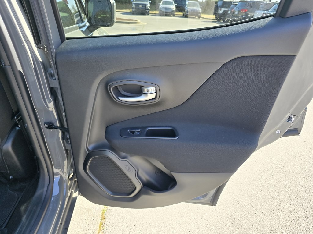 2019 Jeep Renegade Image 24
