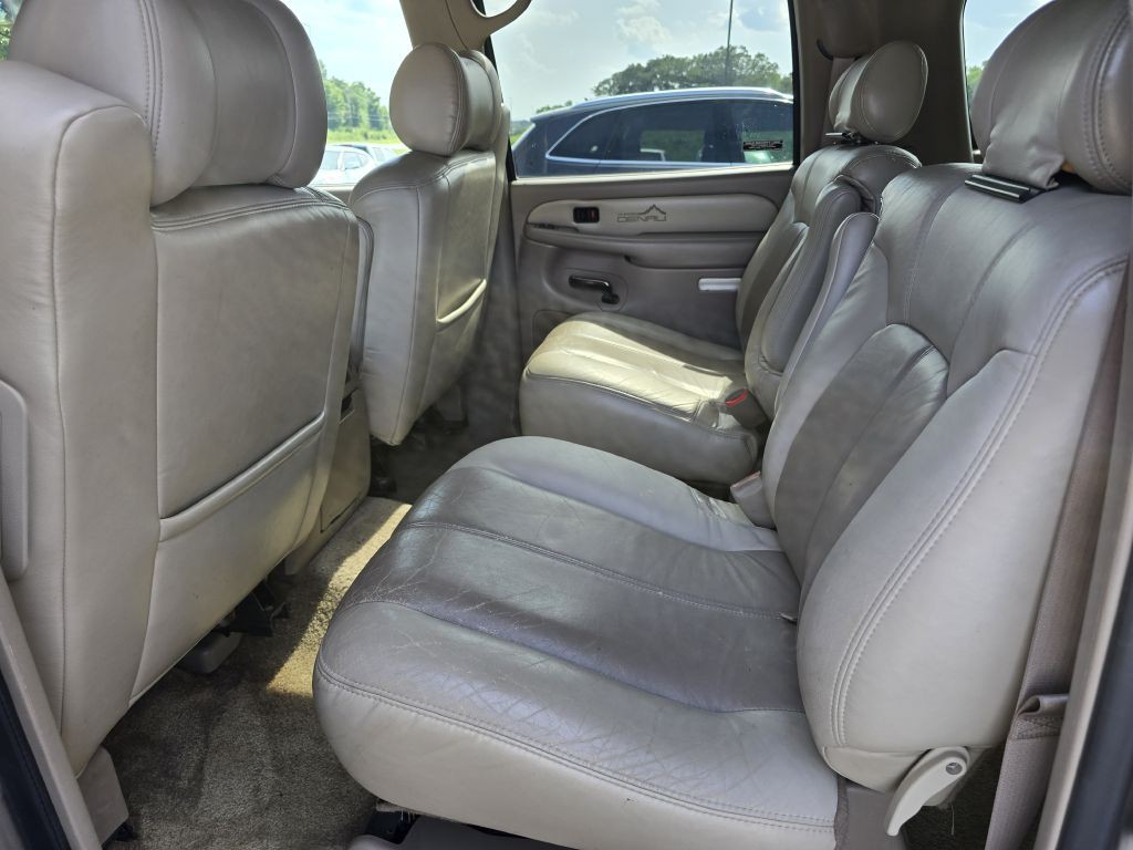 2002 GMC Denali Image 7