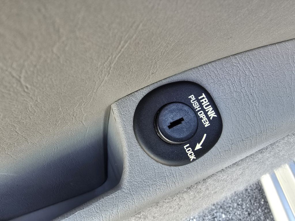 2003 Buick LeSabre Image 20