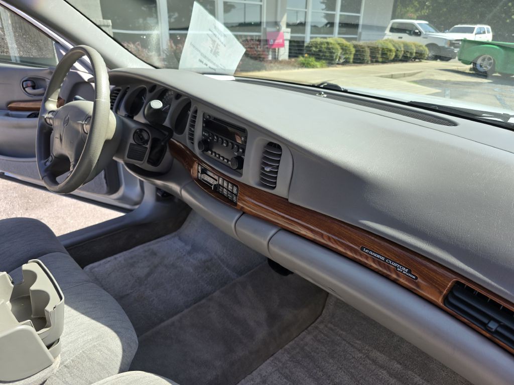 2003 Buick LeSabre Image 32